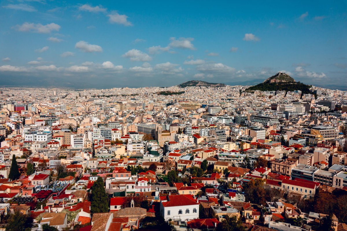 Φοιτητικά ενοίκια στην Αθήνα: 550 ευρώ για 40 τ.μ. - Πού είναι φθηνότερα - Η ΠΟΜΙΔΑ δίνει οδηγίες για ασφαλή μίσθωση, ενώ η επιστροφή ενοικίου φοιτητικής κατοικίας μέσω ΑΑΔΕ μπορεί να φτάσει τα 800 ευρώ.