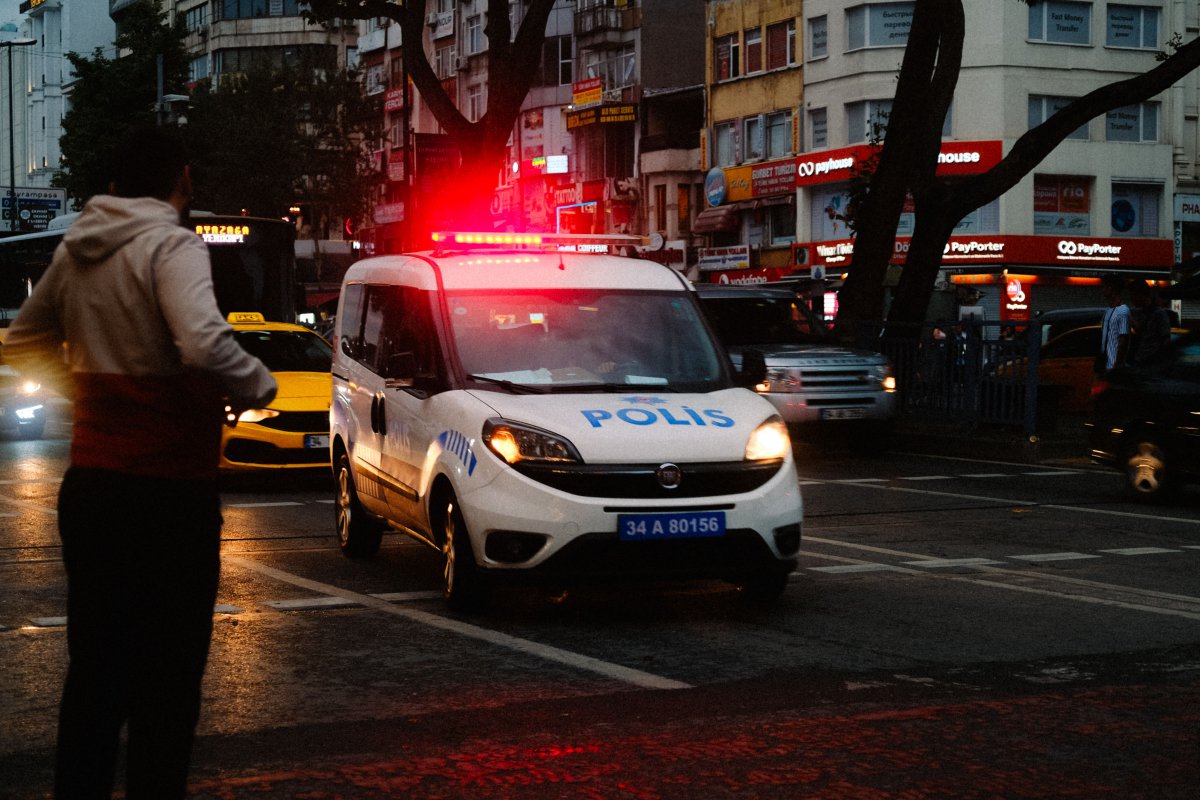 Επίθεση με μαχαίρι έξω από σχολείο στην Κωνσταντινούπολη: Νεκρή μια από τις 8 μαθήτριες