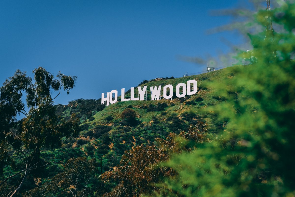 «Παγώνει» η μεγάλη συγχώνευση Paramount–Warner Bros. με δικαστική απόφαση