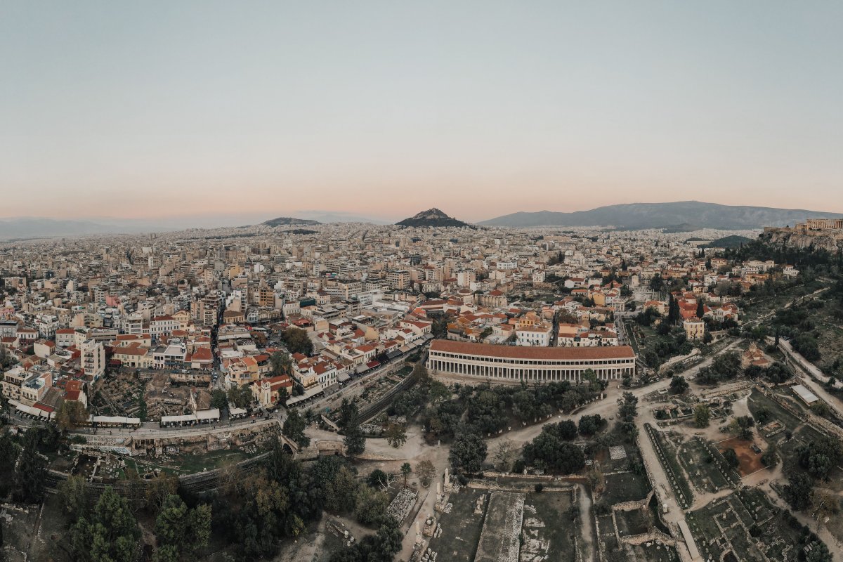 Γιατί οι ξένοι πλούσιοι αγοράζουν ακίνητα στην Ελλάδα και μεταφέρουν επιχειρήσεις