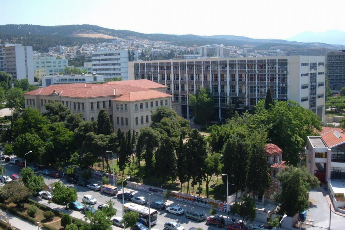 Σφοδρή κριτική δέχεται η βραδινή τροπολογία για τα μη κρατικά πανεπιστήμια - Αντιδράσεις από Πάνο Λαζαράτο και Θανάση Καμπαγιάννη - Έντονες αντιδράσεις από τον νομικό κόσμο προκαλεί η ρύθμιση που φέρεται να παρακάμπτει τις αποφάσεις του Συμβουλίου της Επικρατείας, επιτρέποντας την 
