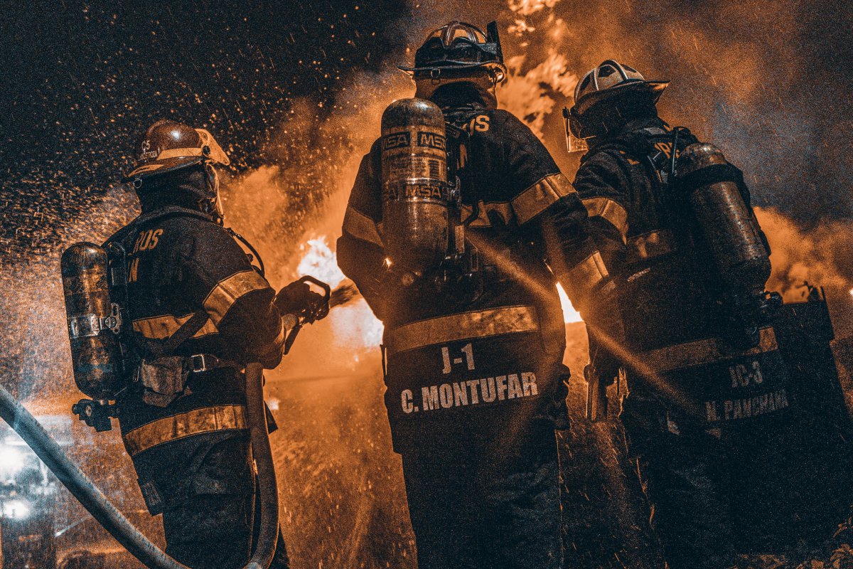 Γαλλία: Η φωτιά απέχει 15 χλμ. από το Μπορντό – 240 σπίτια κάηκαν και εξετάζεται πλήρης εκκένωση - Πάνω από 220.000 άνθρωποι έχουν εγκαταλείψει τις εστίες τους στην περιοχή, ενώ η πυρκαγιά στη Ζιρόντ καταγράφεται ως μία από τις μεγαλύτερες στη Γαλλί