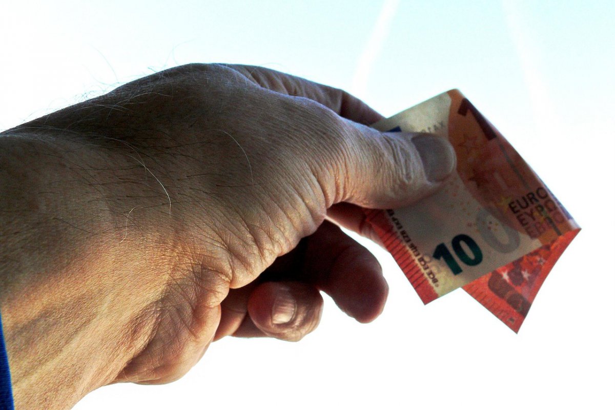 Επίδομα θέρμανσης: Αυξάνονται τα ποσά έως 20% - Η νέα κλίμακα και τα κριτήρια - Χωρίς αλλαγές στα εισοδηματικά όρια θα δοθεί η φετινή ενίσχυση σε 1,17 εκατομμύρια νοικοκυριά, με το μέγιστο ποσό να αγγίζει τα 1.440 ευρώ στις πιο ψυ