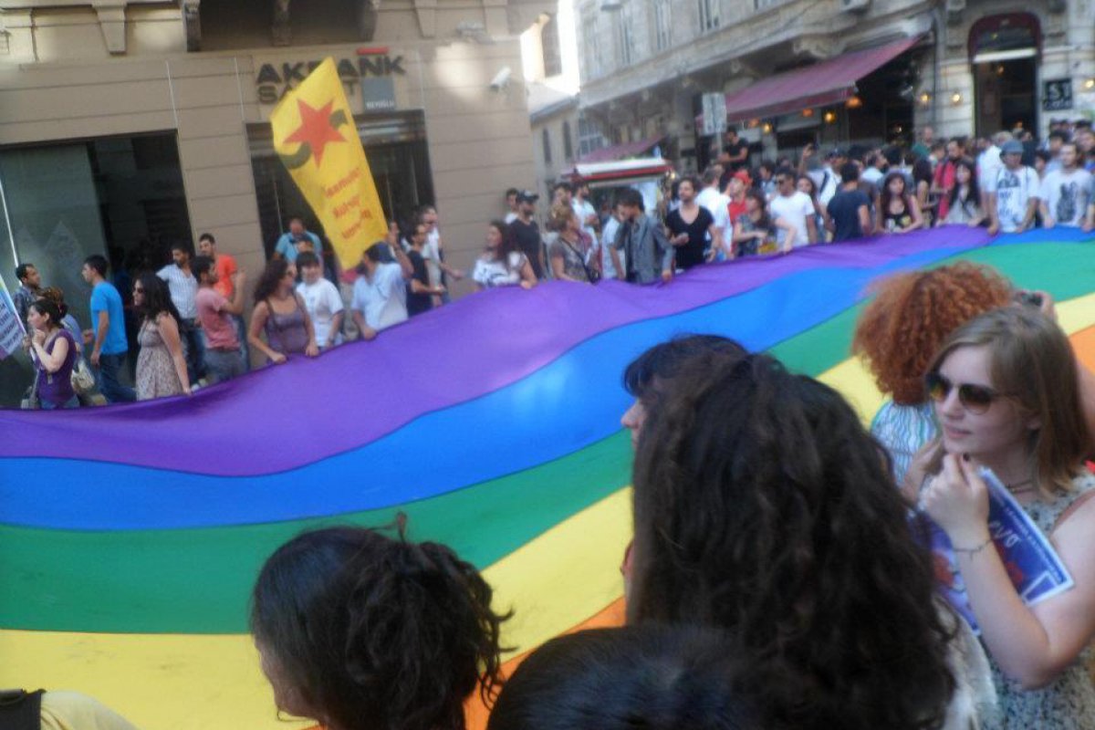 Τουρκία: Κύμα καταστολής με δεκάδες συλλήψεις σε ΛΟΑΤΚΙ+ οργανώσεις και μπαρ