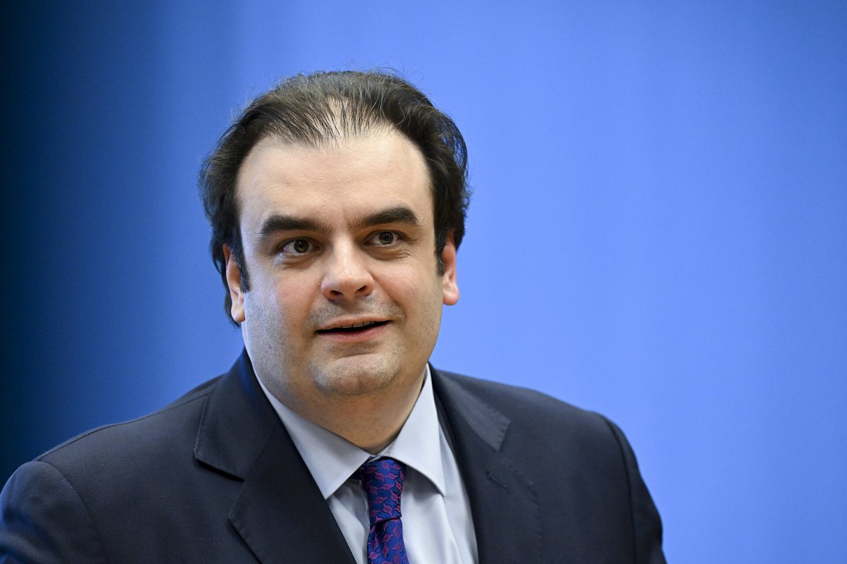 Πιερρακάκης: Μηνύσεις σε 18 influencers για παράνομο τζόγο ‑ Πρόστιμα έως 50.000 ευρώ