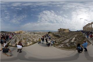 Επίθεση με μαχαίρι στην Ακρόπολη: Ποιος είναι ο 60χρονος δράστης και τι αποκαλύπτεται για το παρελθόν του