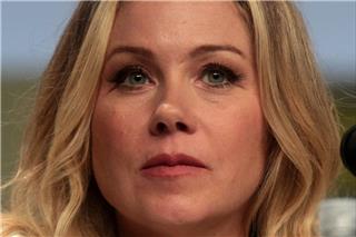 Christina Applegate: Η τραγική περιπέτεια υγείας και η ανατροπή που κανείς δεν περίμενε