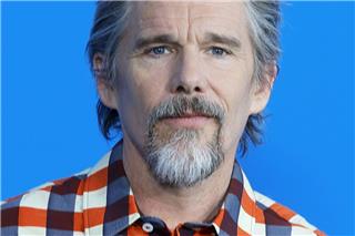 Ethan Hawke στη Drew Barrymore: «Δεν έχουμε βγει ποτέ ραντεβού» - Η απάντησή της on air