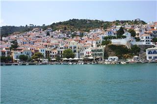 Το ελληνικό νησί που βρίσκεται στη λίστα με τους κορυφαίους κινηματογραφικούς προορισμούς της Μεσογείου