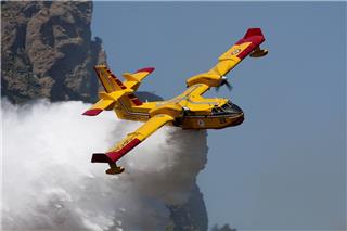 CL‑415: Γιατί η Ελλάδα έστειλε τα πυροσβεστικά αεροσκάφη στην Ισπανία και όχι στη Γαλλία