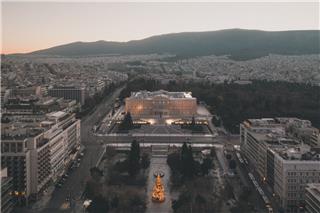Μνημείο Αγνώστου Στρατιώτη: Φεύγει η άσφαλτος στο Σύνταγμα ‑ τι μπαίνει στη θέση της