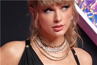 Τέιλορ Σουίφτ: Ξεπέρασε τη Μπιγιονσέ με 33 VMAs ‑ Η πρεμιέρα με τον Κόλιν Φάρελ