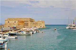 Ηράκλειο Κρήτης: Νεκρή βρέθηκε 55χρονη μέσα σε σταθμευμένο αυτοκίνητο