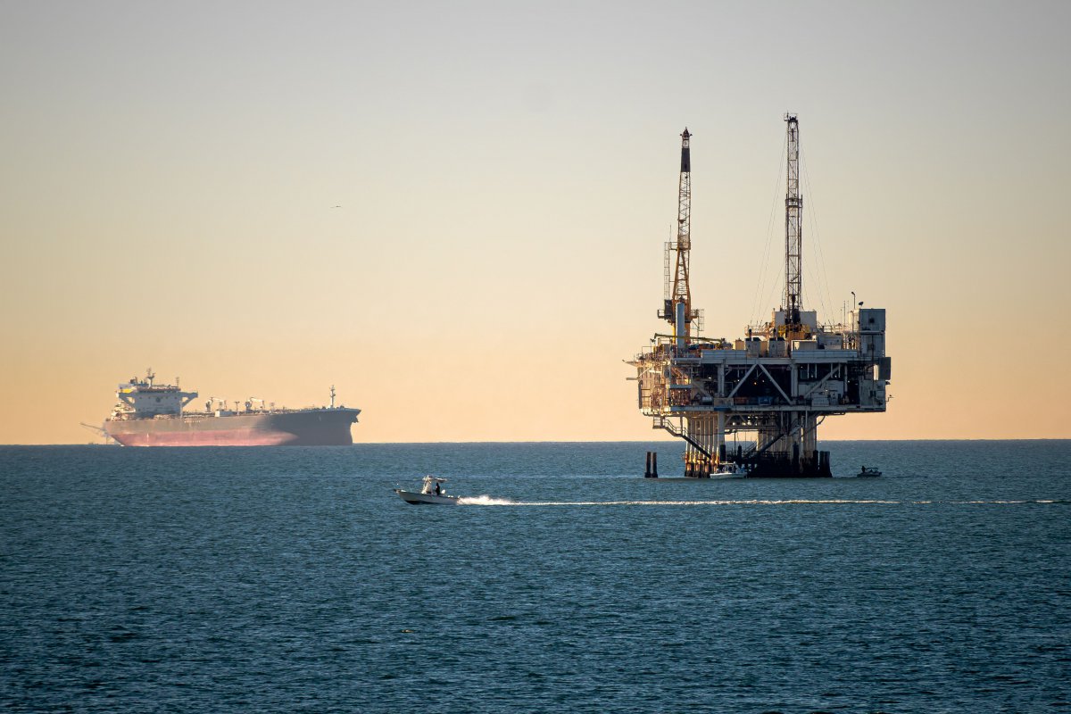 Πετρέλαιο: Ανοδος 4% στα 108,4 δολάρια μετά το «όχι» Τραμπ στο Ιράν για τα Στενά του Ορμούζ - Η απόρριψη της πρότασης της Τεχεράνης για τα Στενά του Ορμούζ επαναφέρει το γεωπολιτικό ασφάλιστρο στην τιμή του πετρελαίου.