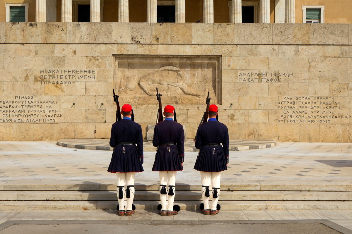 Χιλιάδες Έλληνες λαμβάνουν ξαφνικά SMS επιστράτευσης από το gov.gr - Η αλλαγή έως τα 60 έτη - Το Ειδικό Φύλλο Πορείας περνά πλέον στην ψηφιακή εποχή, με το Γενικό Επιτελείο Στρατού να επικαιροποιεί τα στοιχεία των εφέδρων μέσω της προσωπικής το