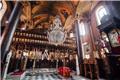Η απίστευτη αντίδραση ιερέα σε ζευγάρι - Τους έπιασε να ερωτοτροπούν σε παρεκκλήσι - Τι έκανε