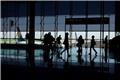 Το «κόλπο» που ρίχνει την τιμή των αεροπορικών εισιτηρίων – Γιατί οι εταιρείες δεν θέλουν να το μάθετε