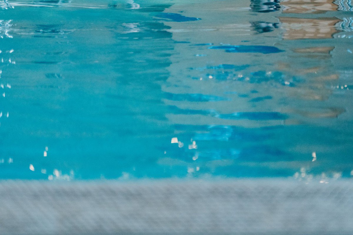 Πρώην δήμαρχος που βίασε ανήλικο σε πισίνα εξέτισε μόλις 90 μέρες στη φυλακή