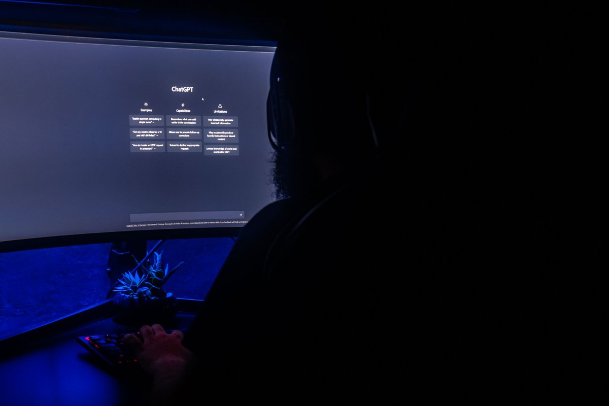 Dark Web: Κάθειρξη έως 11 χρόνια σε σπείρα που άδειαζε τραπεζικούς λογαριασμούς στη Θεσσαλονίκη