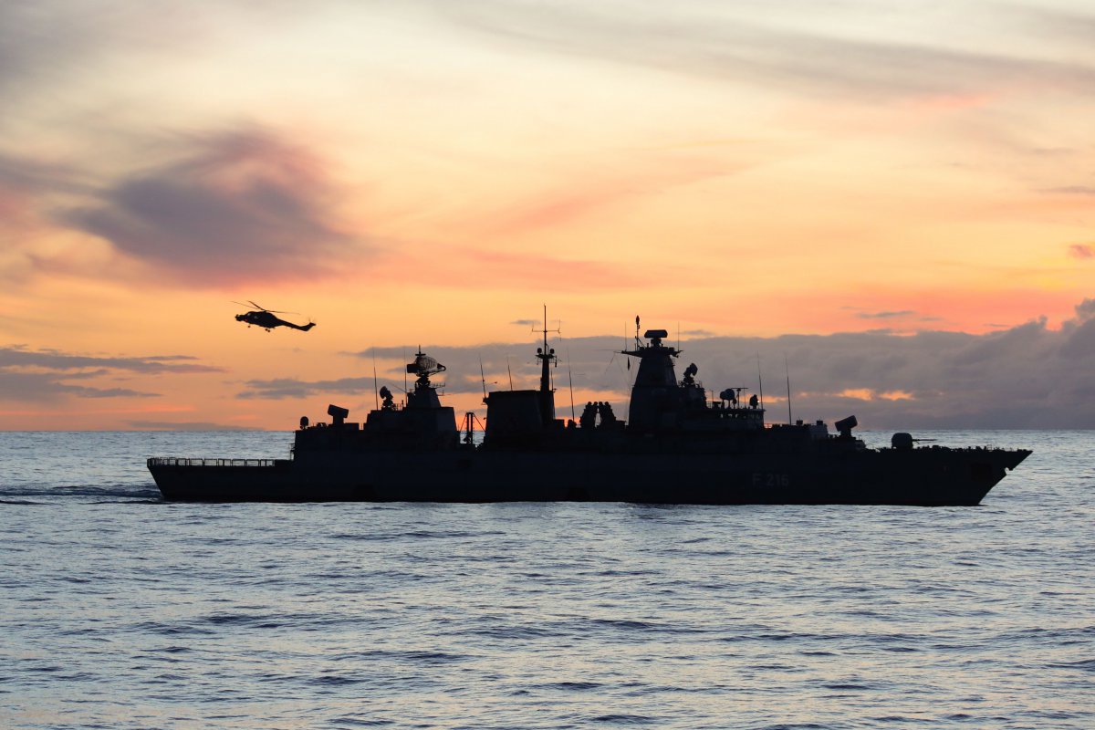 Reuters: Η Πολωνία «χτίζει» τον μεγαλύτερο ευρωπαϊκό στρατό, πολλαπλασιάζοντας τις επενδύσεις σε εγχώριες και «γειτονικές» εταιρείες - Φέτος η Πολωνία αναμένεται να ξοδέψει περίπου 53 δισ. ευρώ σε βασικές αμυντικές δαπάνες, ποσό που την τοποθετεί στην τέταρτη θέση ανάμεσα στις χώρες τ