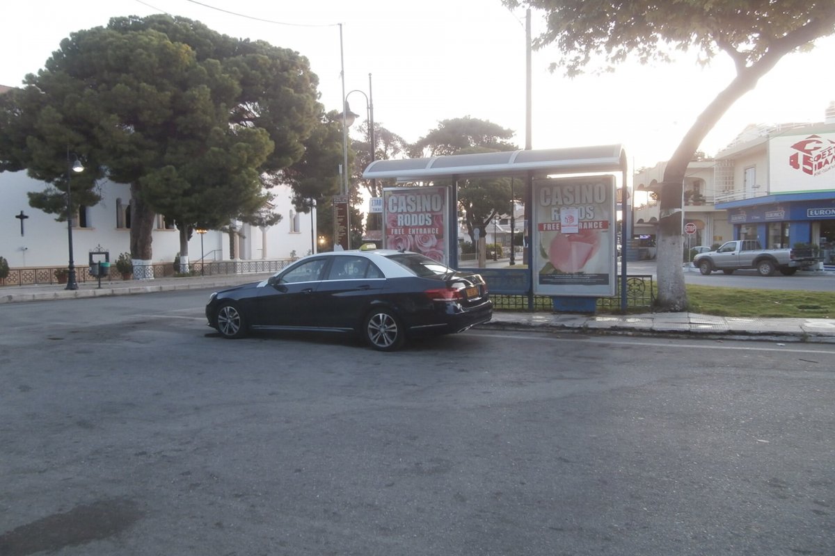 Συναγερμός στη Θεσσαλονίκη: Εξαφάνιση γυναίκας οδηγού ταξί μαζί με το όχημά της - Περίπου 30 ώρες έχουν περάσει και ούτε η αστυνομία ούτε τα συγγενικά πρόσωπά της έχουν καταφέρει να τη βρουν