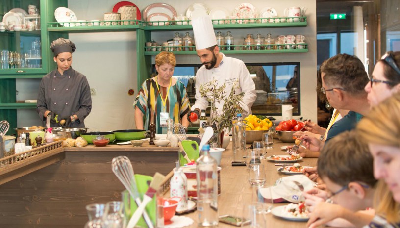 Cooking Class & Dinner στο εστιατόριο «Topos» στο ισόγειο της Yoleni`s
